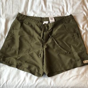 Women’s Large Columbia shorts